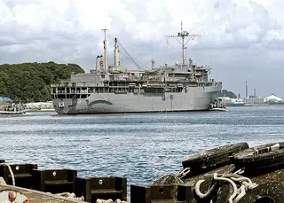 米軍潜水母艦フランク・ケーブルが長崎県佐世保に入港。その目的は何か。