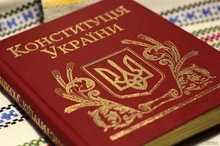 ウクライナ憲法ではＮＡＴＯ、ＥＵ加盟が義務 ウクライナの中立化には多くのハードル